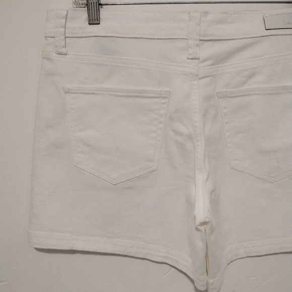 Calvin Klein - White Modern Casual Jean Shorts - Picture 8 of 15